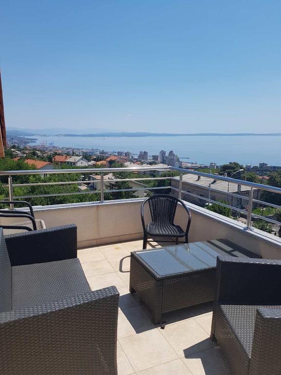Peachy House Apartment Rijeka Ngoại thất bức ảnh