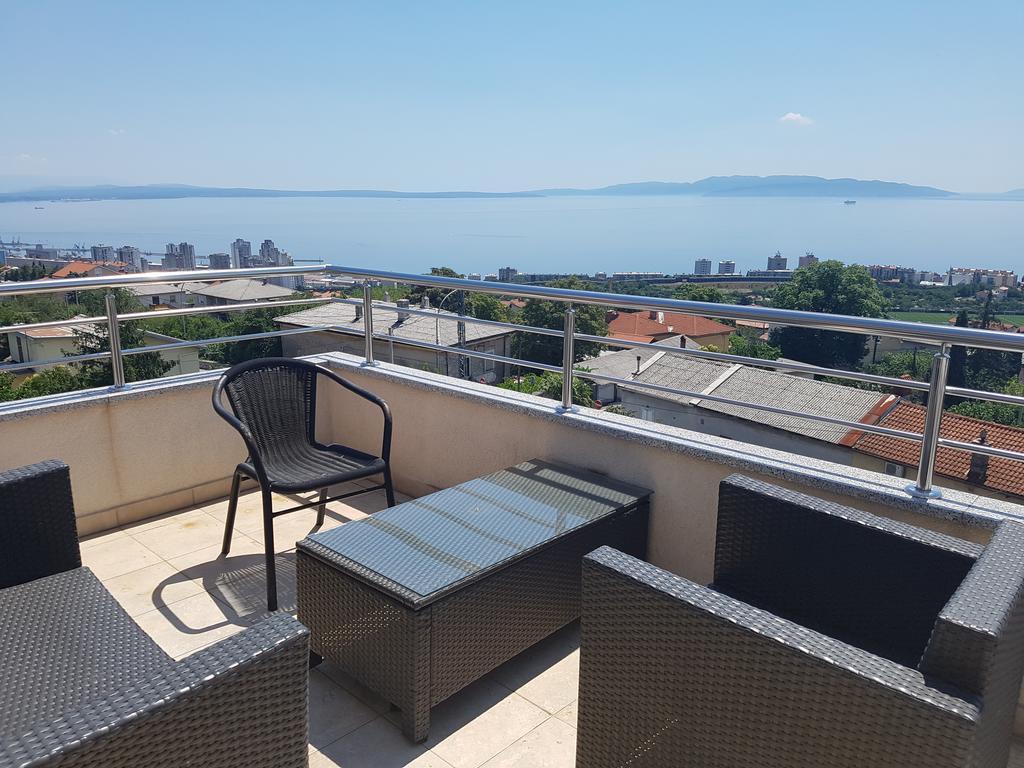 Peachy House Apartment Rijeka Ngoại thất bức ảnh